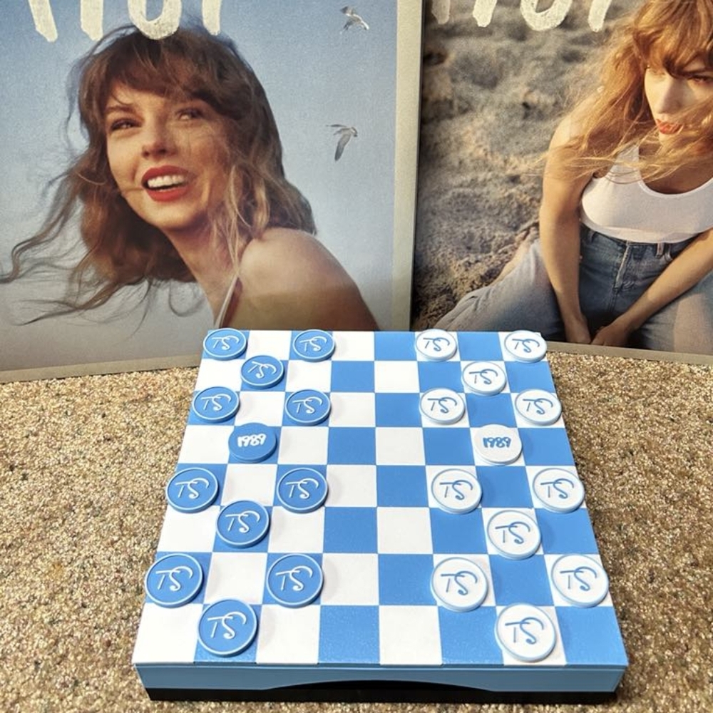 3D Printed Checkers Game Set - Picture 3 of 3